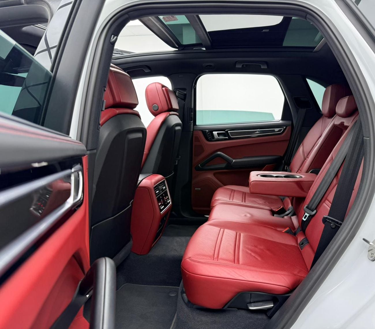Porsche Cayenne S 2020 Porsche Cayenne S, Warranty, Service History, Fully Loaded, Excellent Condition, GCC