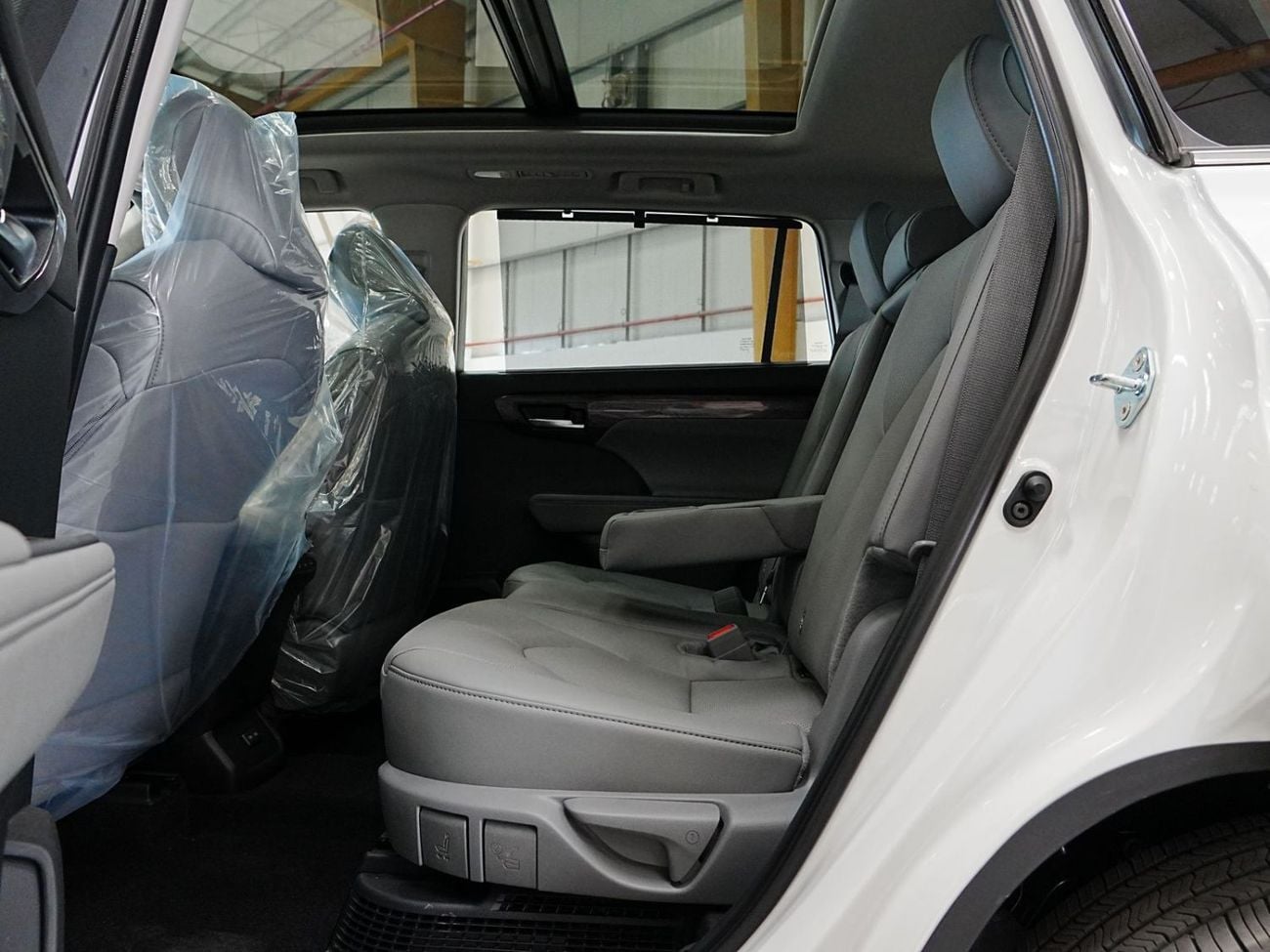 Toyota Highlander LTD HEV 2026 2.5L HYBRID 7-SEATS GCC BRAND NEW 0KM
