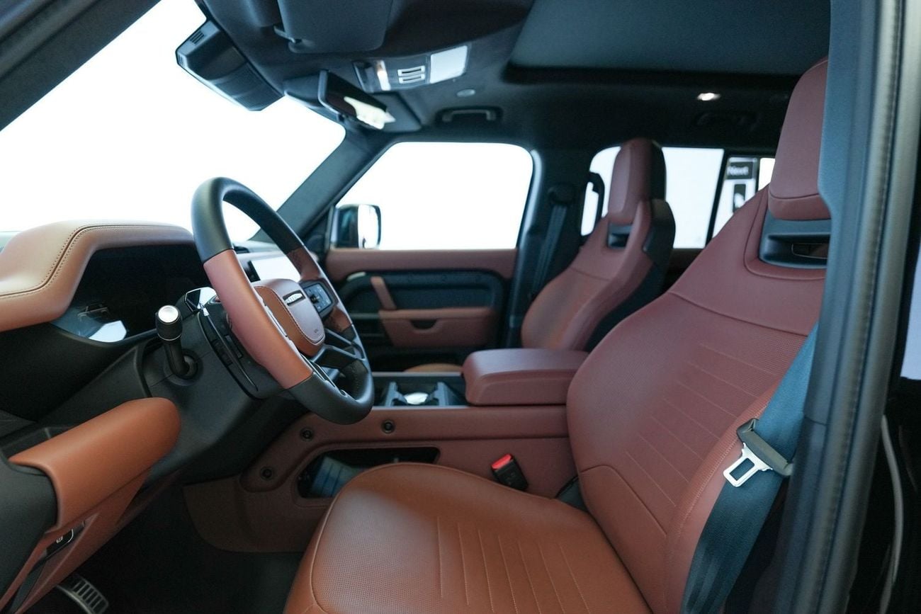 Land Rover Defender 110 OCTA P635 Black Edition
