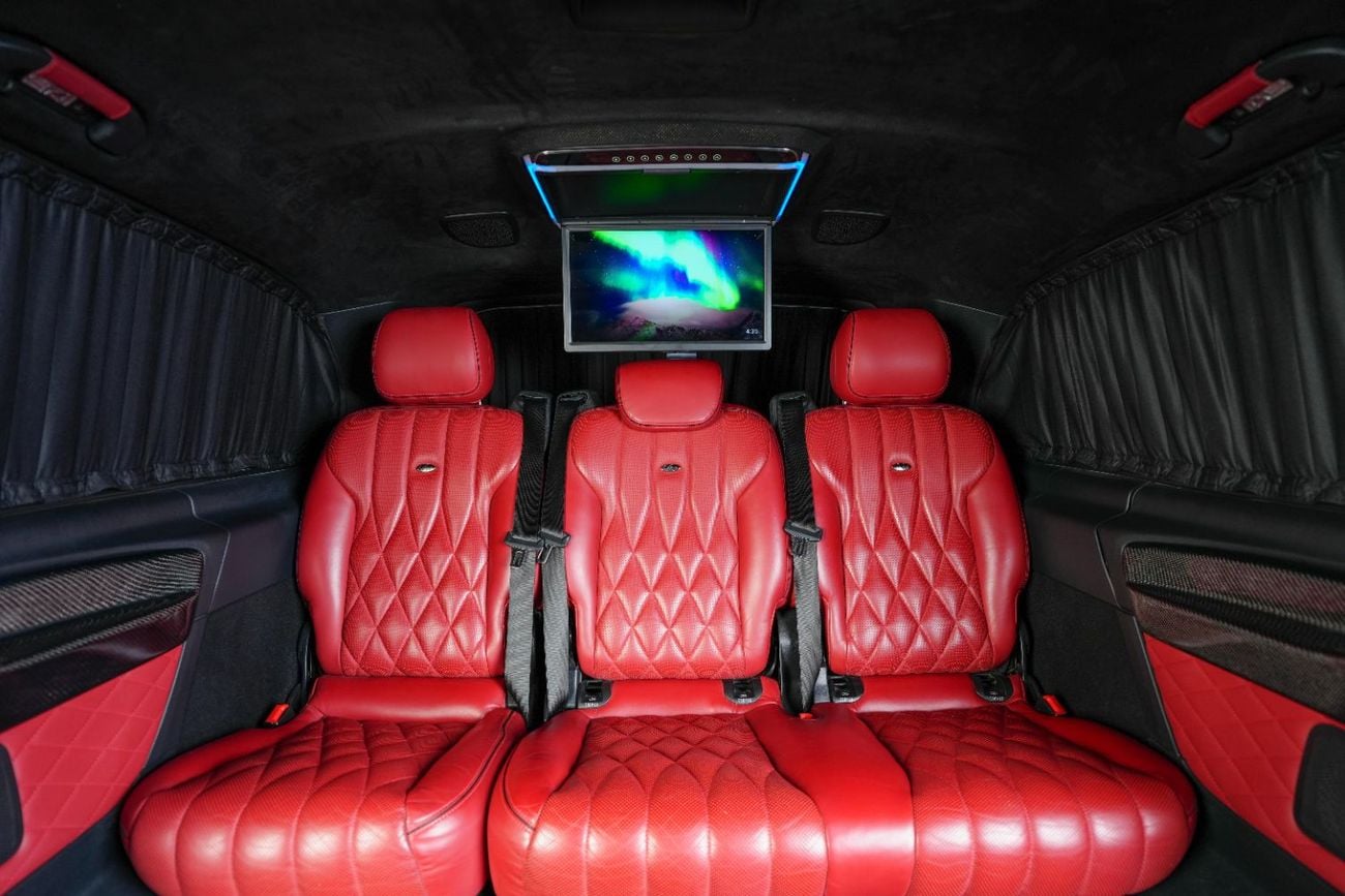 Mercedes Benz V 250 -Two Tone-GCC-Star Light System-Well Maintained