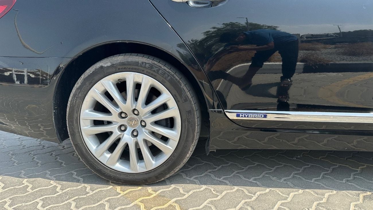 Lexus LS600h L