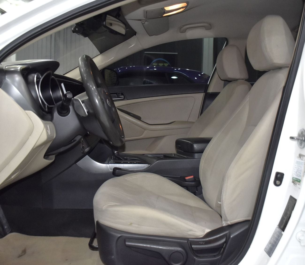 Kia Optima EXCELLENT DEAL for our KIA Optima ( 2014 Model ) in White Color GCC Specs