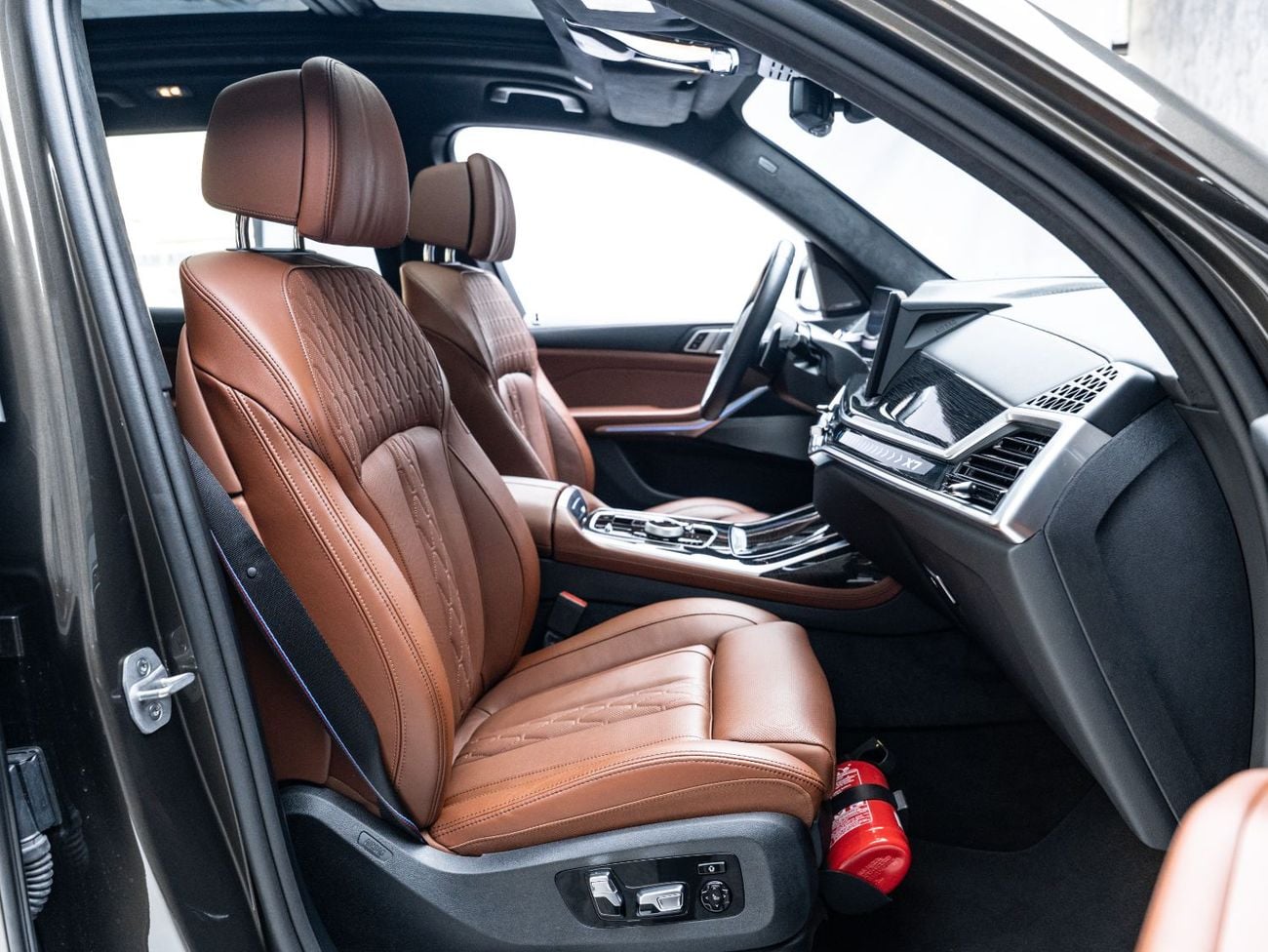 بي أم دبليو X7 XDRIVE40i لوكس M SPORT PACKAGE اشترِ الآن، وادفع في عام 2027 | معيار بلاك لاين | ضمان بي إم دبليو 2028 + عقد خدمة، دول مجلس التعاون
