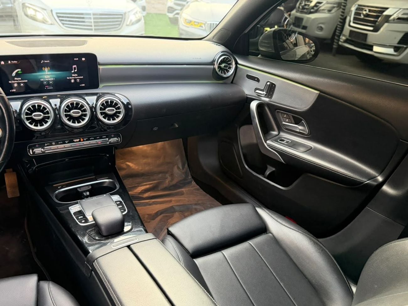 Mercedes Benz A220 STANDARD 2.0L 4-cylinder turbo (188 hp)
