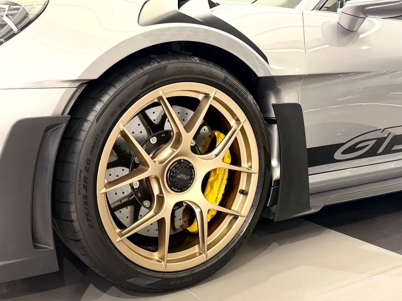 Porsche 911 GT3RS (992) Weissach Package brand