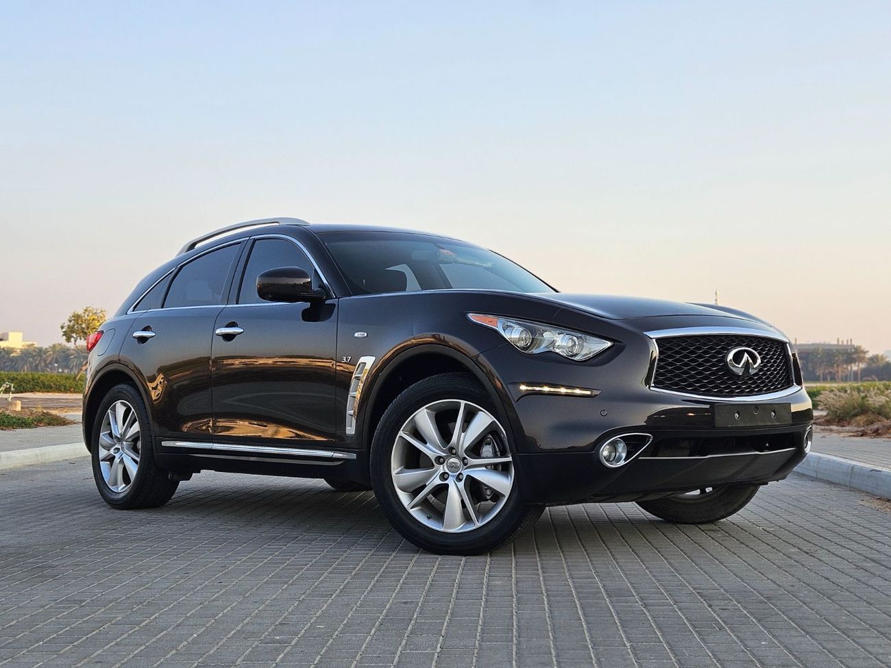 إنفينيتي QX70 إكسيلنس