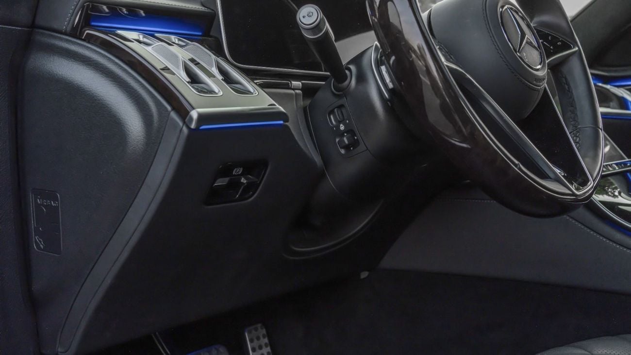 Mercedes Benz S 580 4MATIC 2025 Mercedes Benz S 580 4Matic 4.0L AT Petrol (Black-Black)