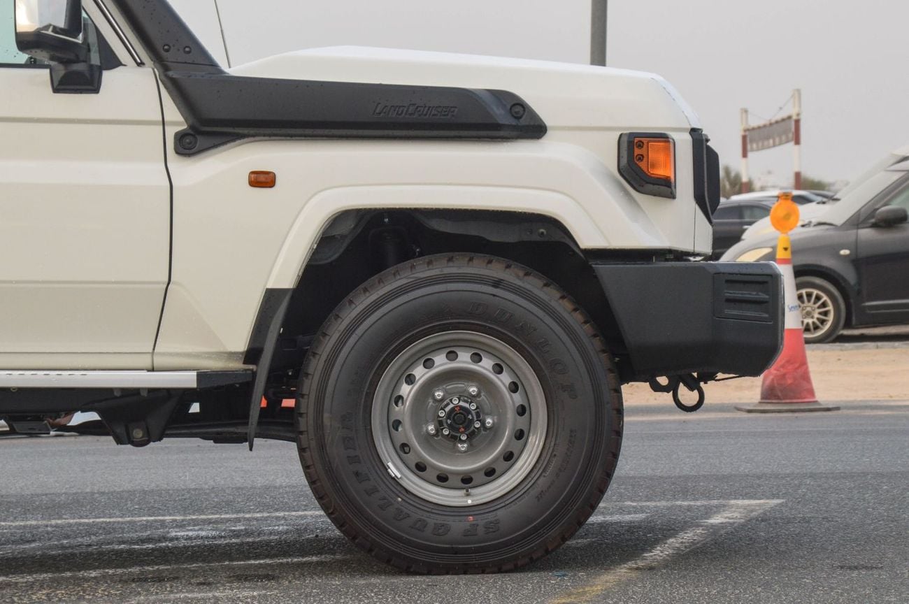 تويوتا لاند كروزر 70 LC76 LX 2.8L 4WD SUV 2026