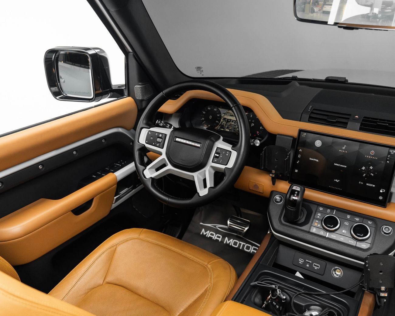 لاند روفر ديفندر 110 HSE P400