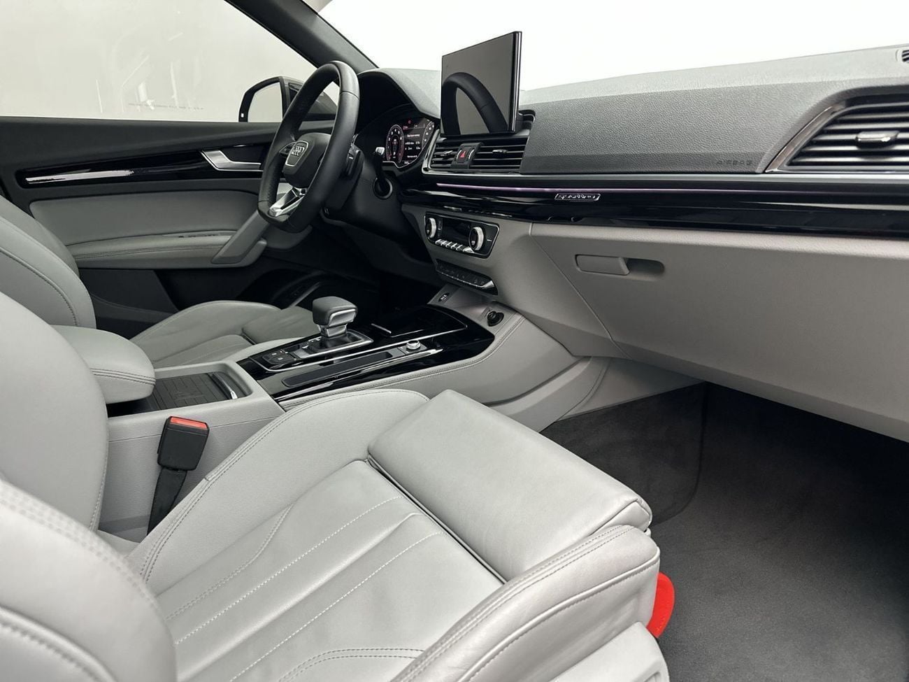Audi Q5 45 TFSI S-LINE quattro 249hp (Ref# 93948)
