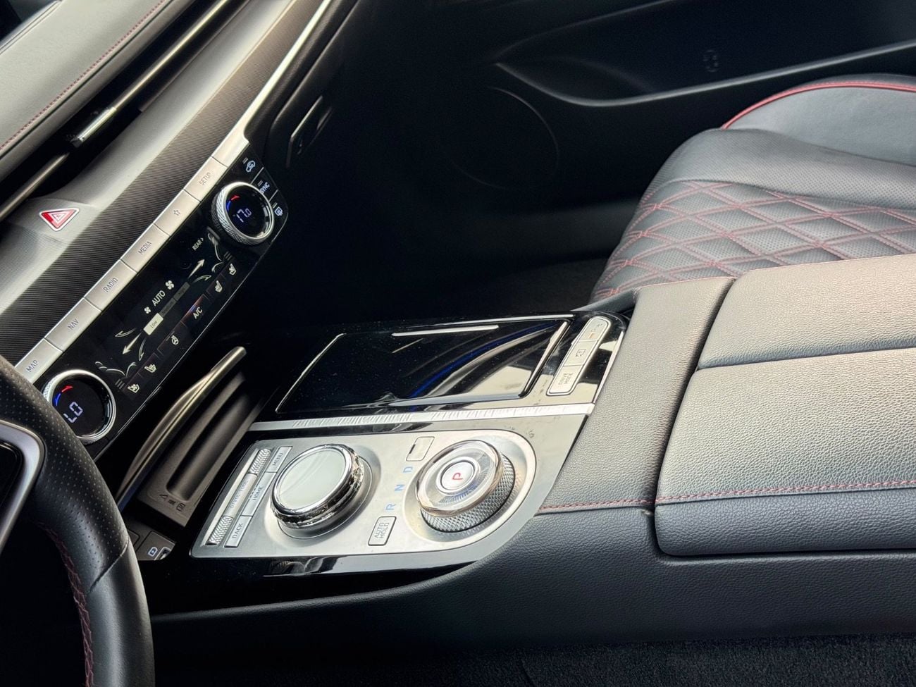 Genesis G80 ROYAL