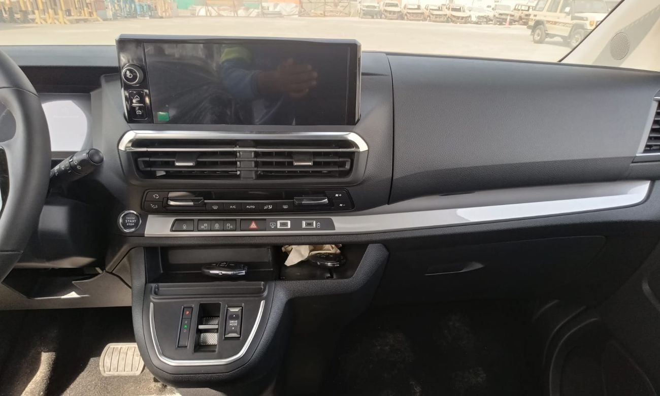 Peugeot Traveller VIP 7 SEATER