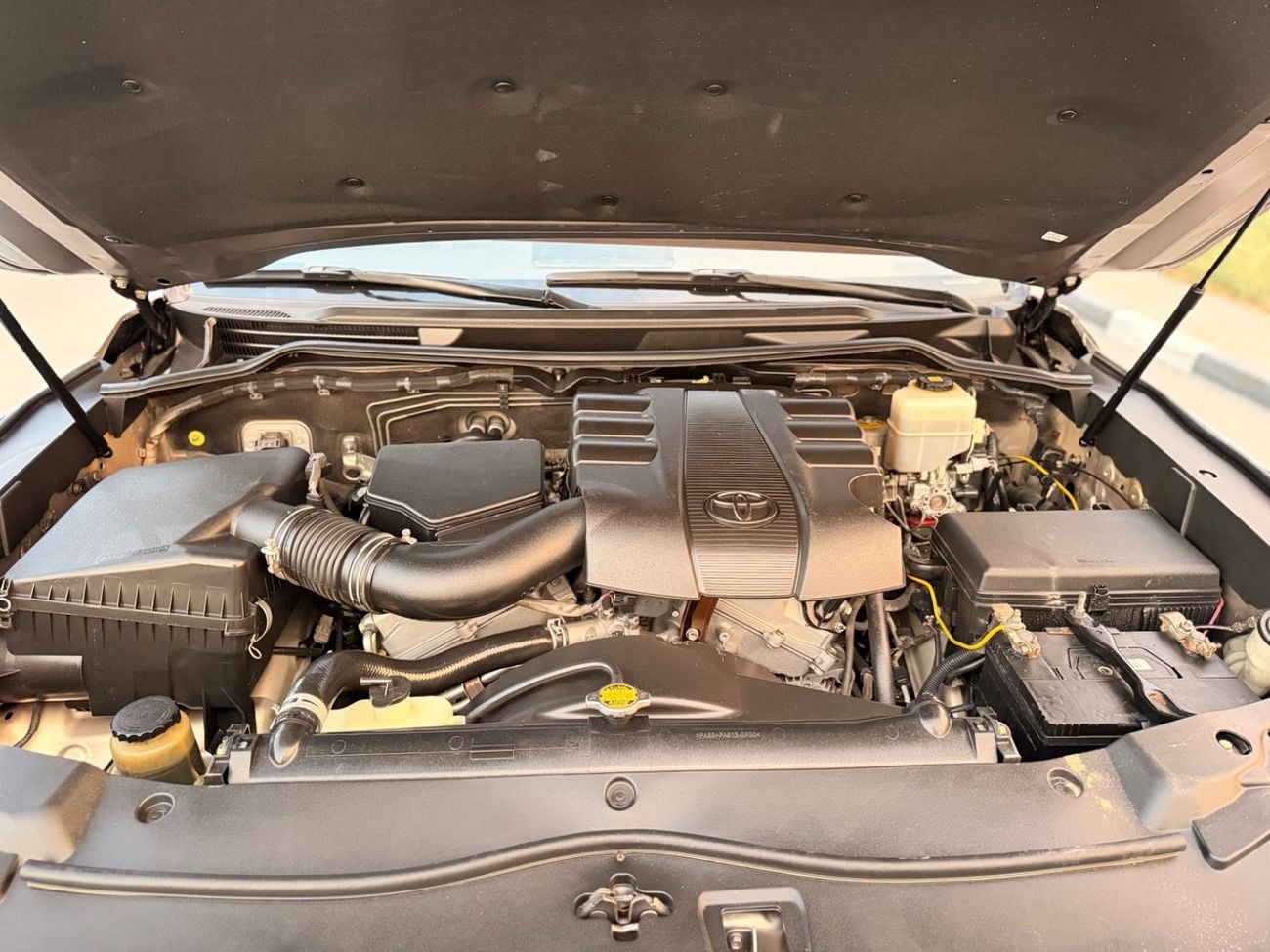 Toyota Land Cruiser GXR 2018 Upgrade 2024 V6 Full Option Petrol