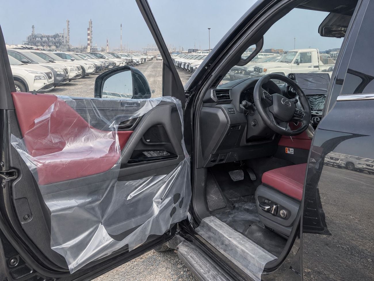لكزس LX 600 Urban ECTAV0001 - لكزس LX600 أوربان 2026 - محرك بنزين 3.5 لتر، ناقل حركة أوتوماتيكي - لون أسود مع مقصورة د