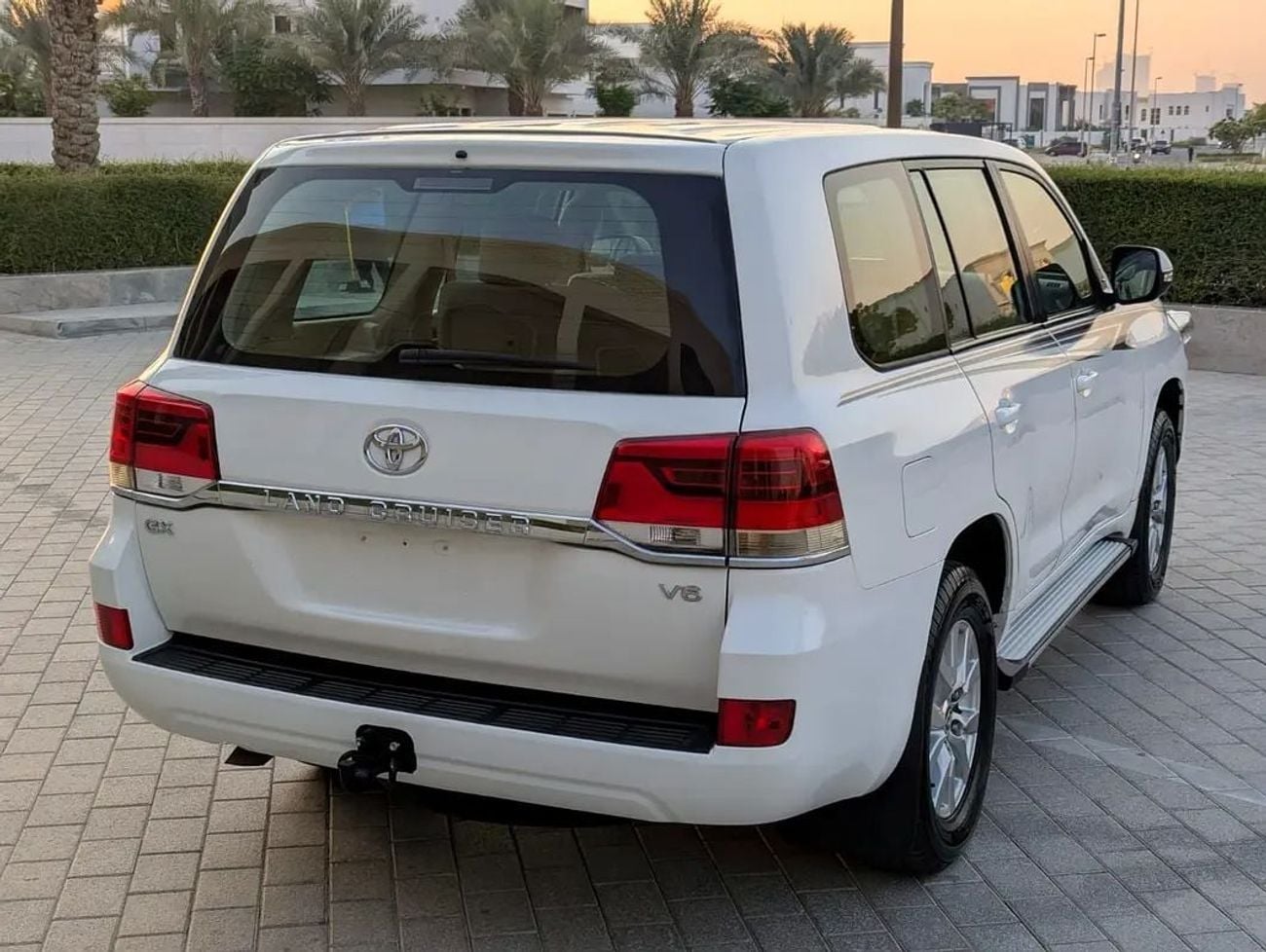 Toyota Land Cruiser GCC Specs | V6 4.0L Interior and Exterior Excellent Condition