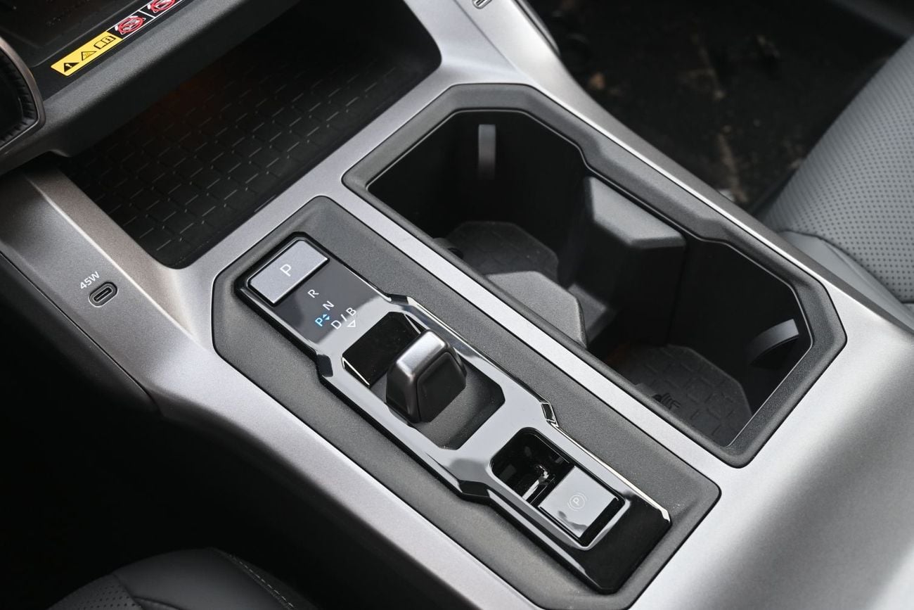 تويوتا راف ٤ Luxury 2.5L Hybrid AWD