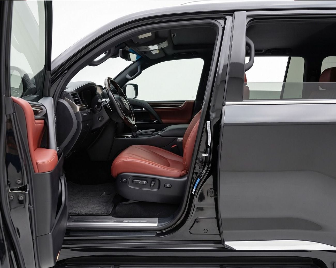 Lexus LX570 PLATINUM l V8 l AED 4,700 / Monthly