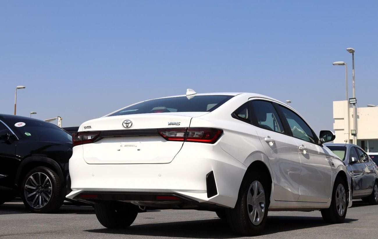 Toyota Yaris E ACCIDENTS FREE - GCC - ORIGINAL PAINT - PERFECT CONDITION INSIDE OUT