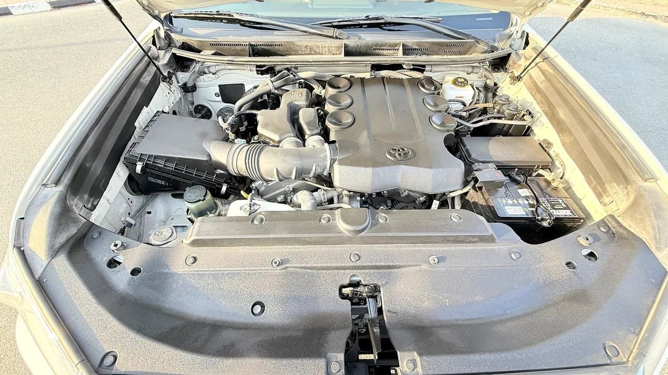 Toyota Prado EXR Toyata EXR Gcc specs -Low killmiter excellent condition