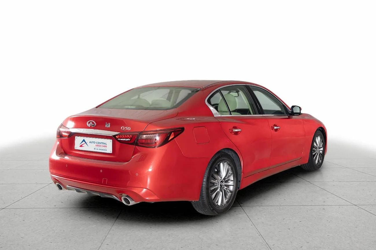 Infiniti Q50 LUXE 3.0