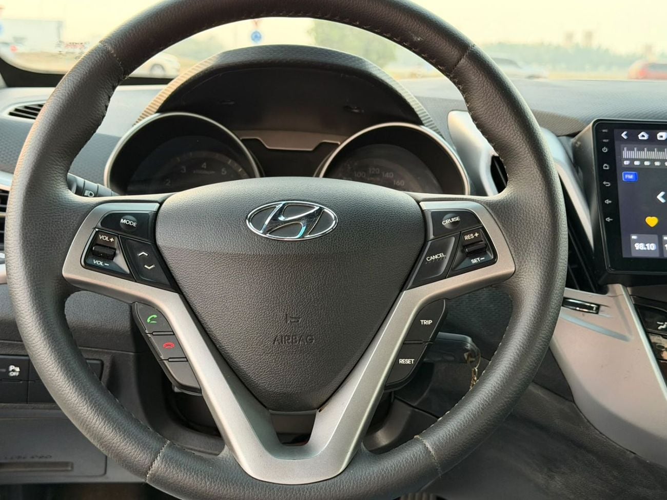هيونداي فيلوستر GLS SR بانوراما بحاله ممتازه 1.6 سي سي