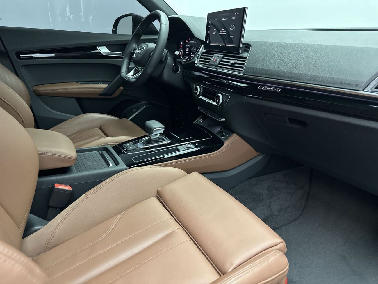 أودي Q5 45 TFSI S-LINE quattro 249hp (Ref# 89770)