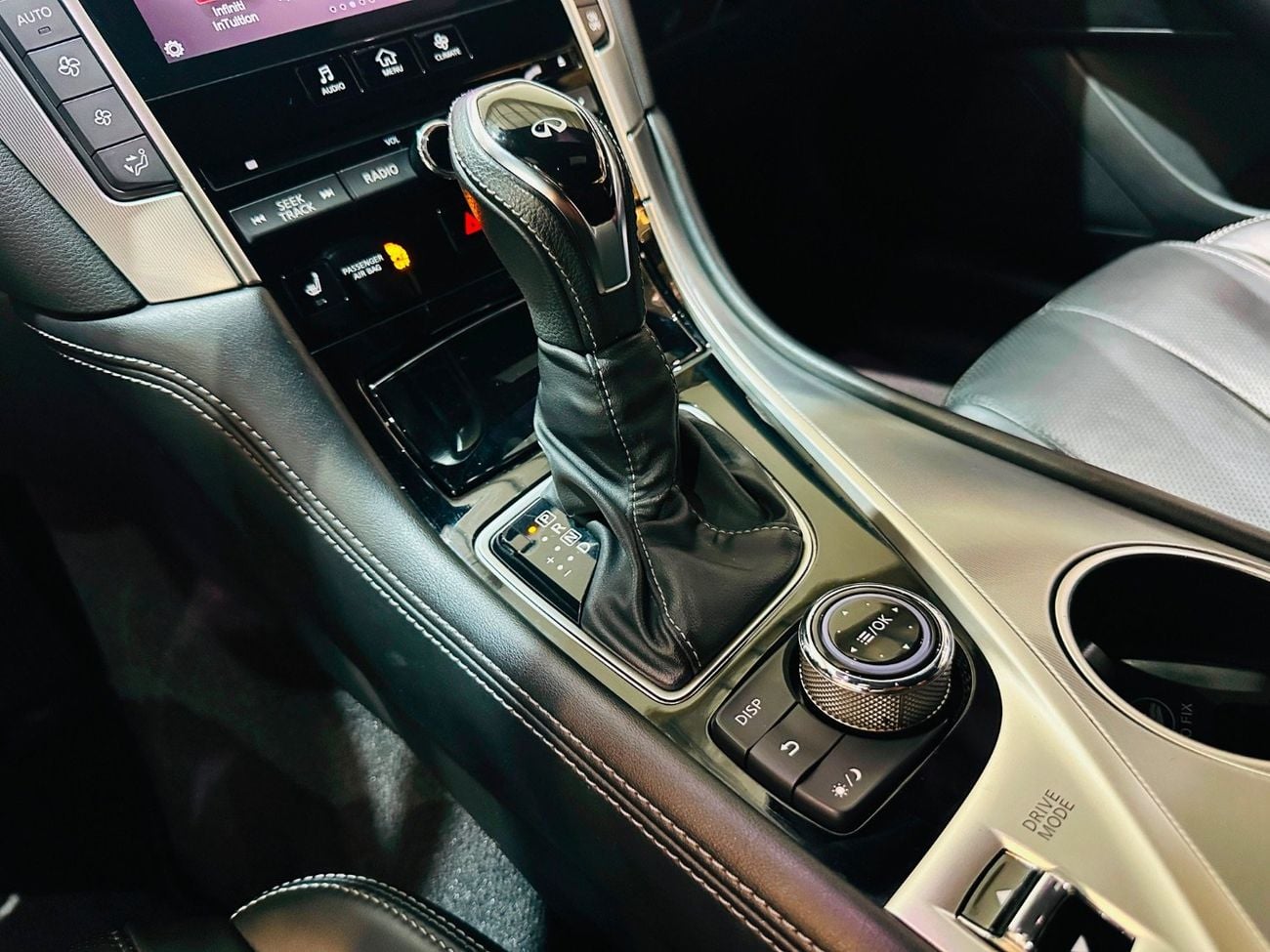 Infiniti Q60 PREMIUM LUXE