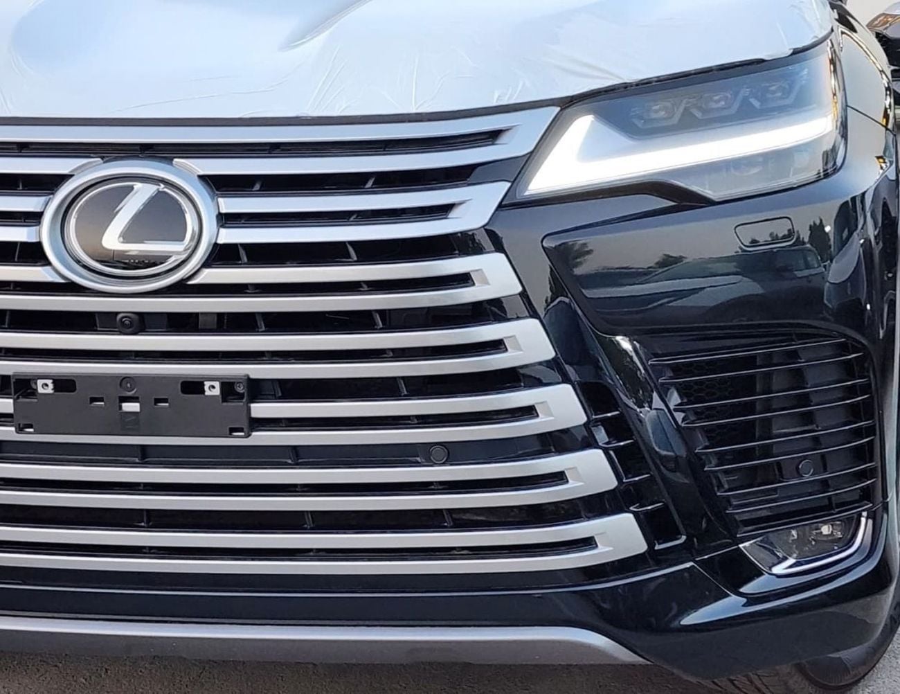 Lexus LX700h VIP LEXUS LX700 HYBRID SEATS || FULL OPTION | PETROL AT 3.5L V6 4WD (CODE # L7V) BLACK 2026