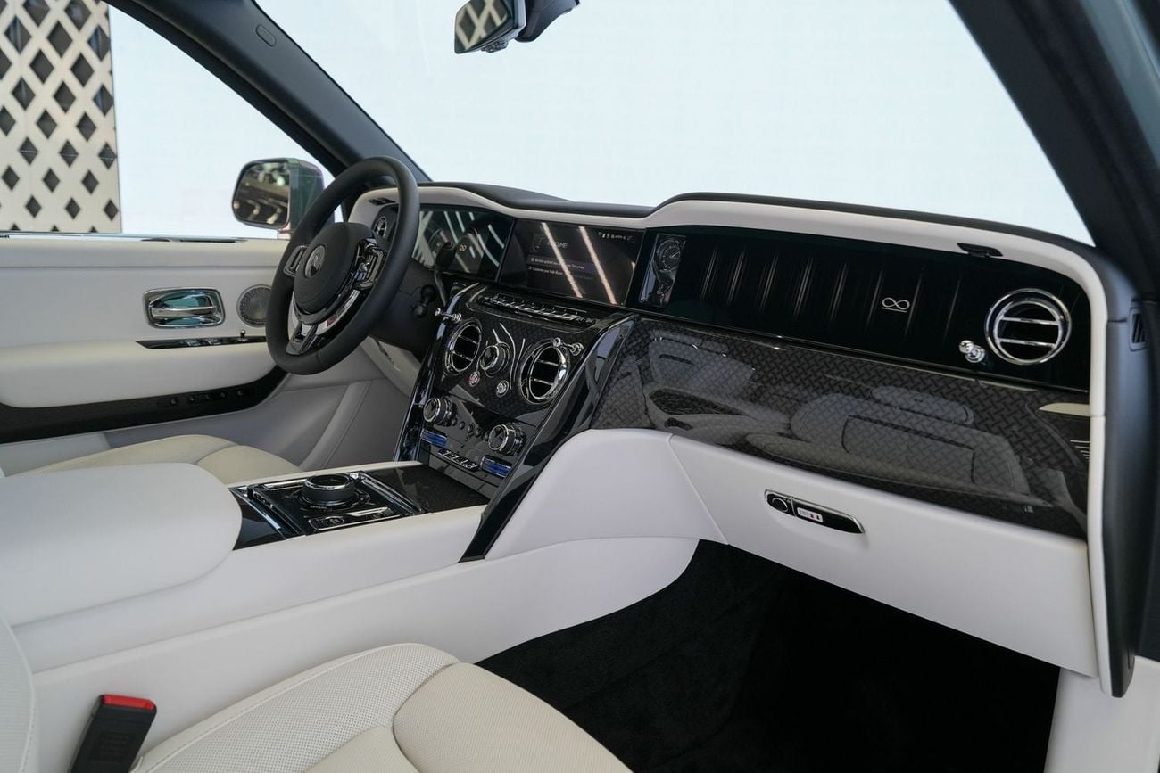 Rolls Royce Cullinan BLACK BADGE