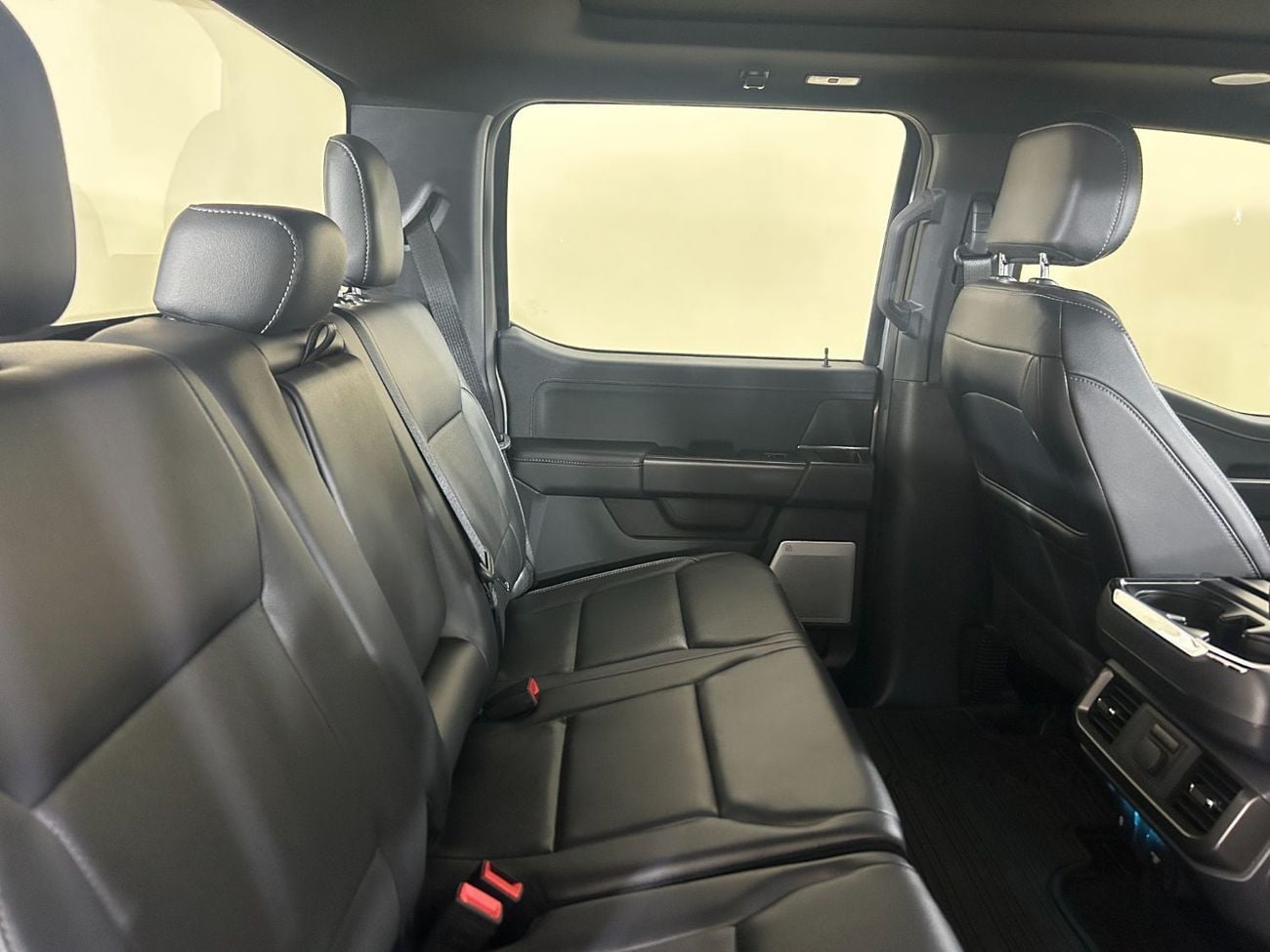 Ford F-150 LARIAT SUPERCREW PB /1524H / AL TAYER MOTORS /AL QOUZ SHOWROOM