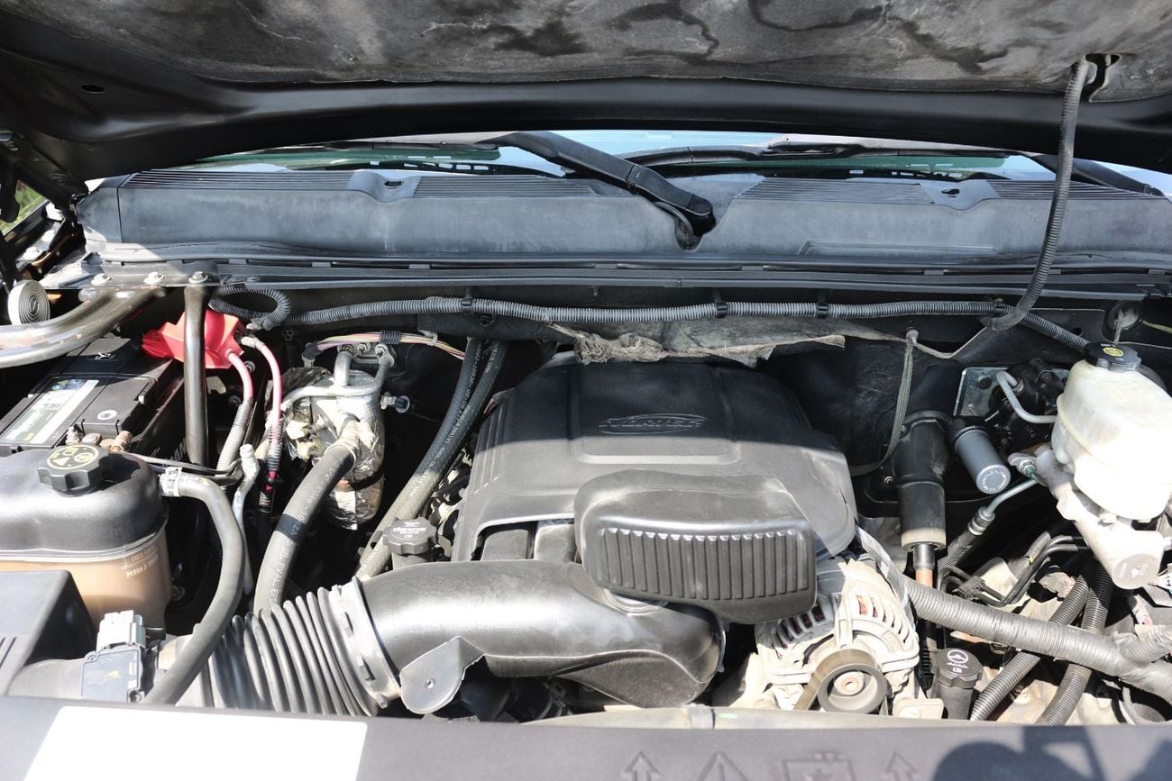 Chevrolet Silverado 3500 EXT/CAB Model 2013 Gulf space