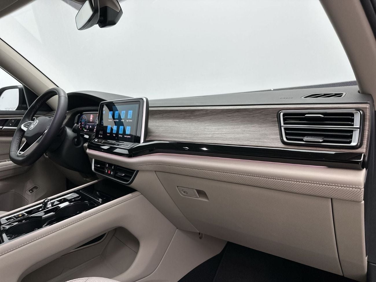 Volkswagen Teramont COMFORTLINE Teramont Comfortline 2L (Facelift 2) | 7-Seater | Panoramic Sunroof | Leather | Adaptive Cruise