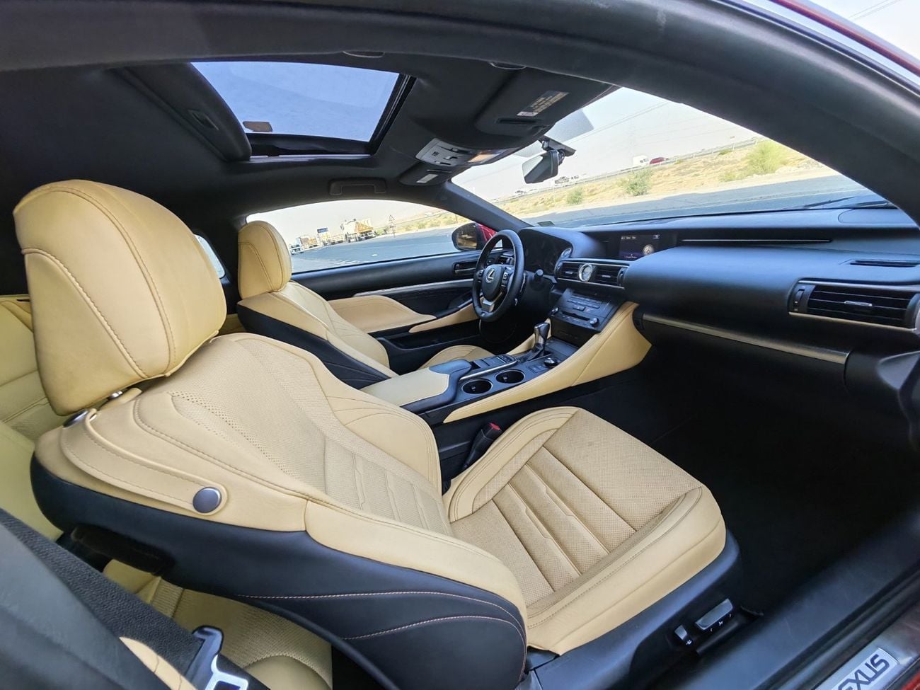 Lexus RC350 F sport 3.5L V6 / ELECTRONIC CLUSTER / COOLING AND HEATING SEATS / MOUSE / BIG SCREEN