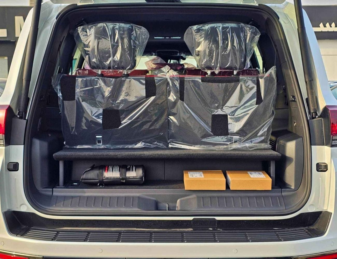 Toyota Land Cruiser VXR TWIN TURBO HYBRID || 3.5L PETROL V6 / RADAR / FULL OPTION (CODE#LC3HVXRH)