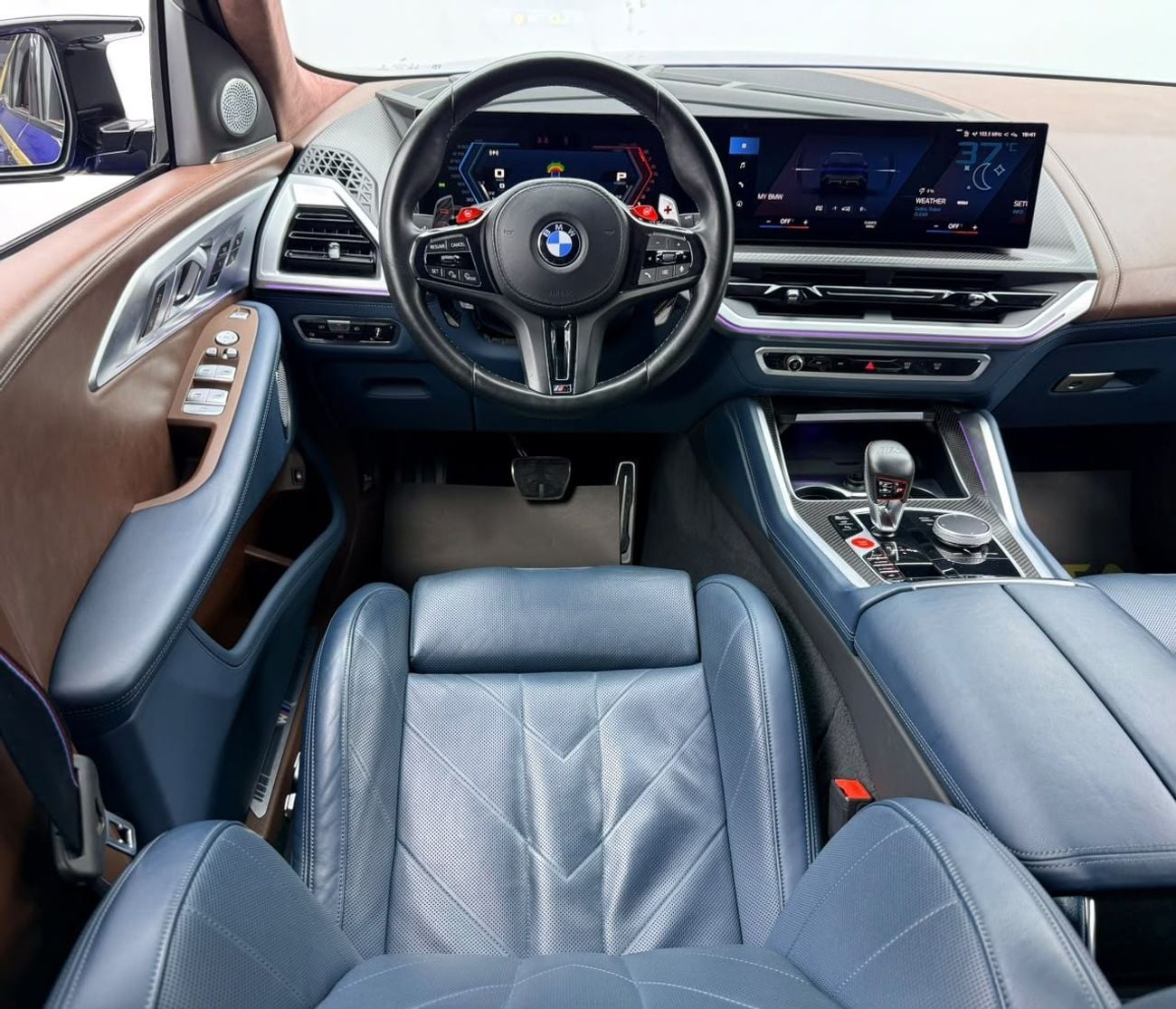 بي أم دبليو XM M SPORT بي إم دبليو XM موديل 2023، ضمان بي إم دبليو + باقة خدمة 2027، سجل صيانة كامل من بي إم دبليو، كاملة ا