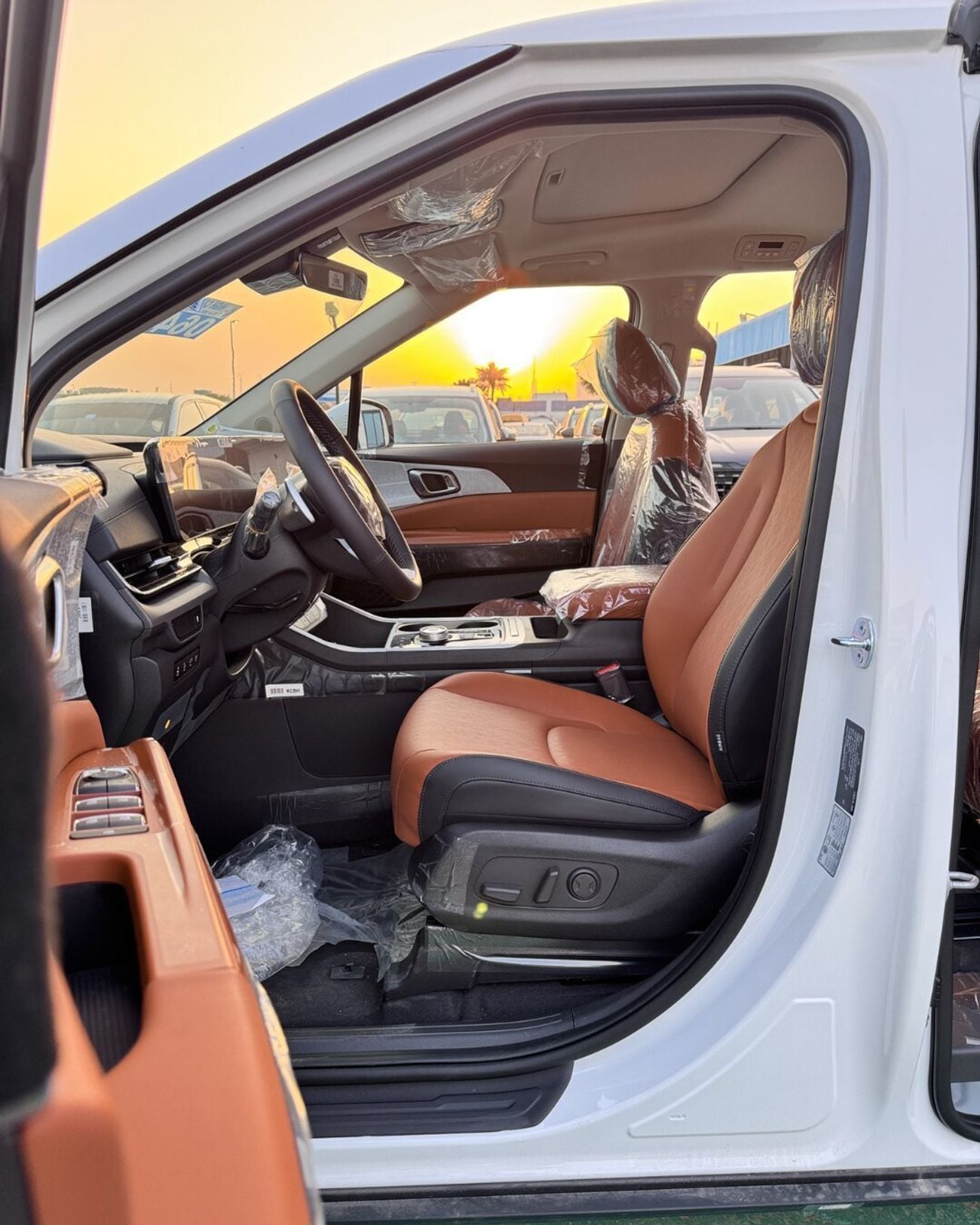 Kia Carnival KIA CARNIVAL 3.5L PETROL - GCC Specs 2027 MODEL - ( 2026 production date)