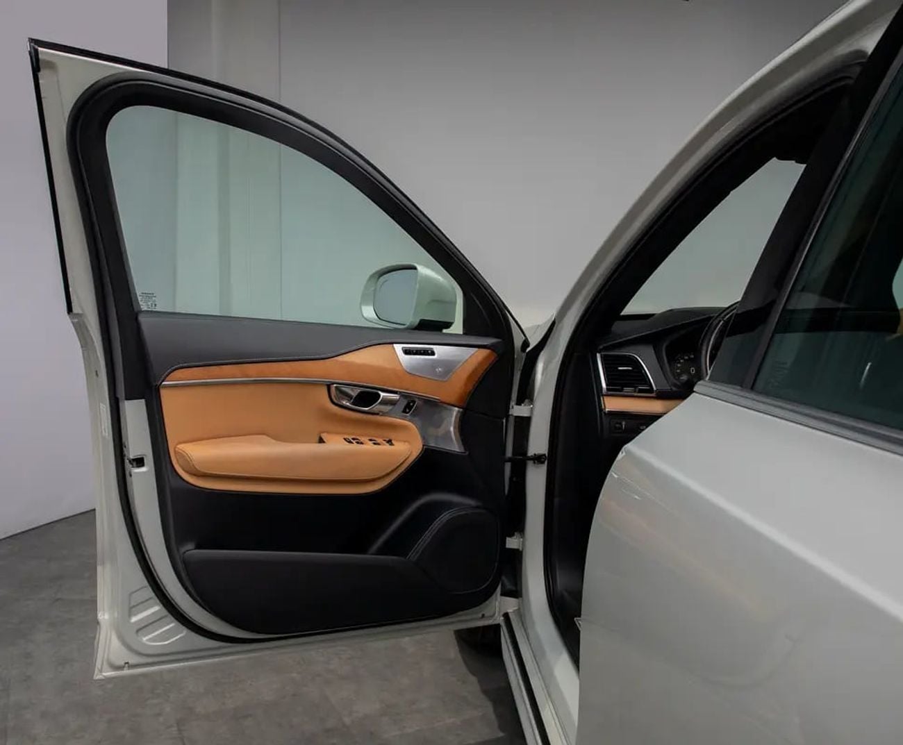 Volvo XC90 INSCRIPTION 0% Down Payment Available • Full Service History • GCC Spec