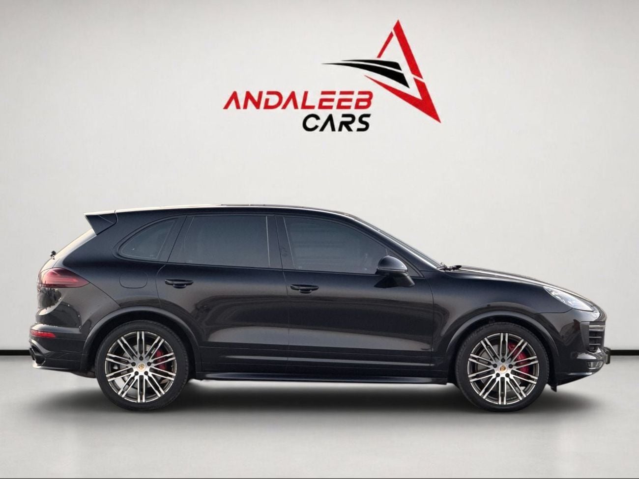 Porsche Cayenne GTS PORSCHE CAYENNE GTS | 4.8L V8 | 440 HP | AWD | 2016 | GCC SPECS