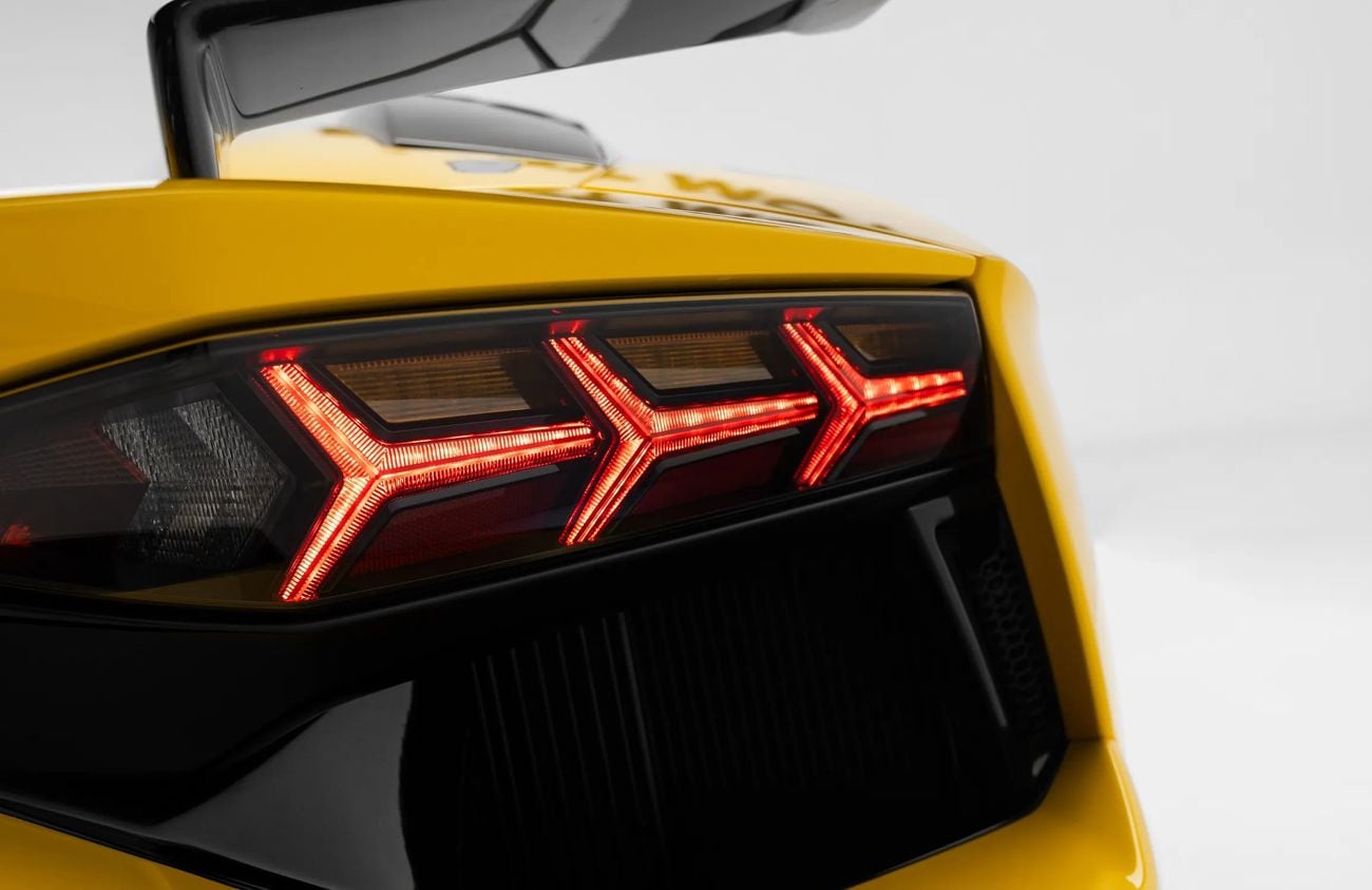 لامبورغيني أفينتادور 6.5L V12 Naturally Aspirated Engine