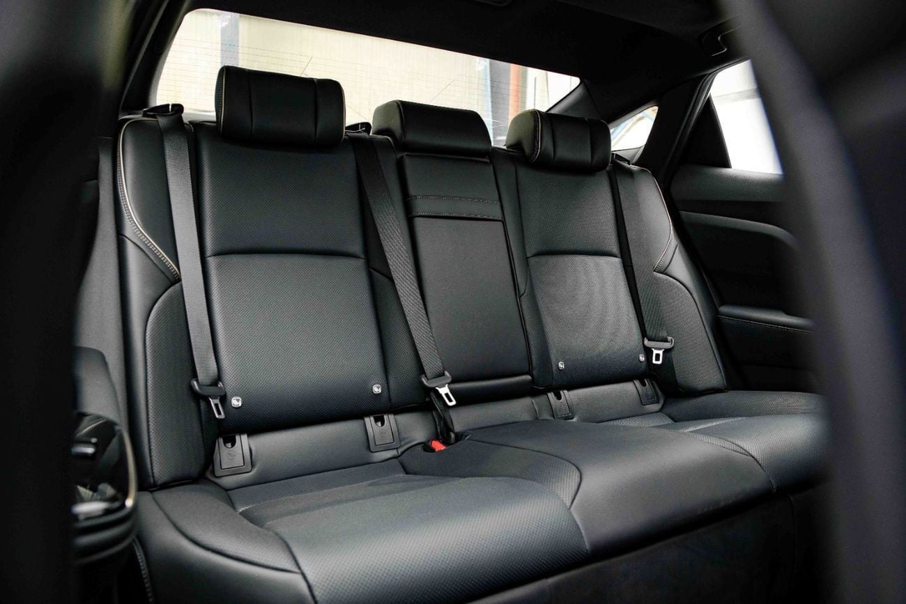Toyota Crown PLATINUM HEV 2.5L - Precious White Pearl Inside Black | Export Only