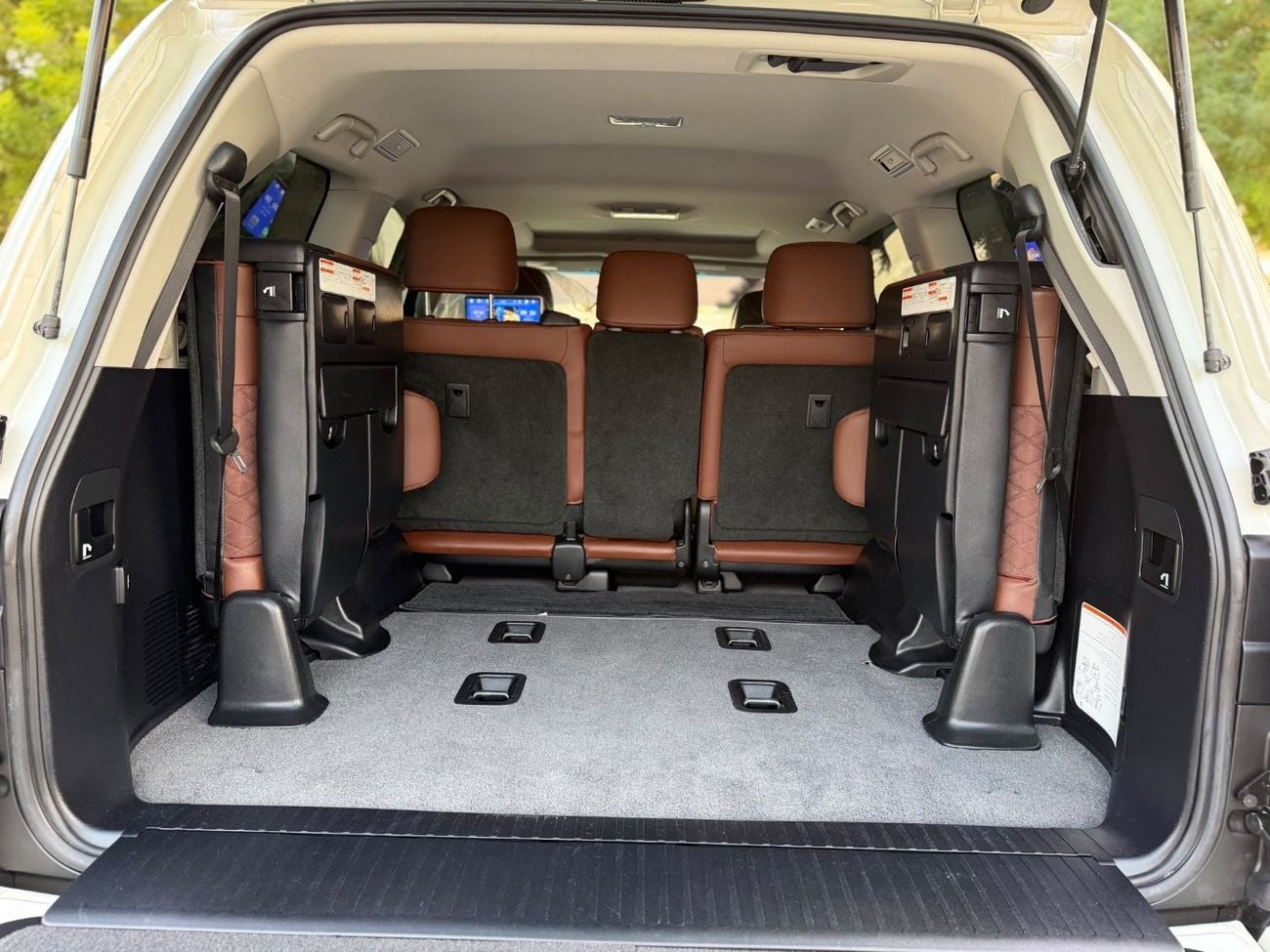 Toyota Land Cruiser GXR Grandturing V8