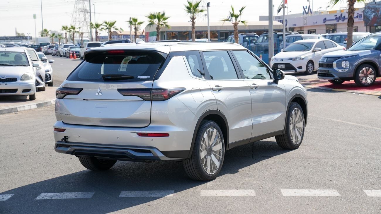 ميتسوبيشي آوتلاندر HIGHLINE ميتسوبيشي أوتلاندر 2026 – (G05) 2.5 لتر | SUV بسبعة مقاعد | مواصفات الخليج |
