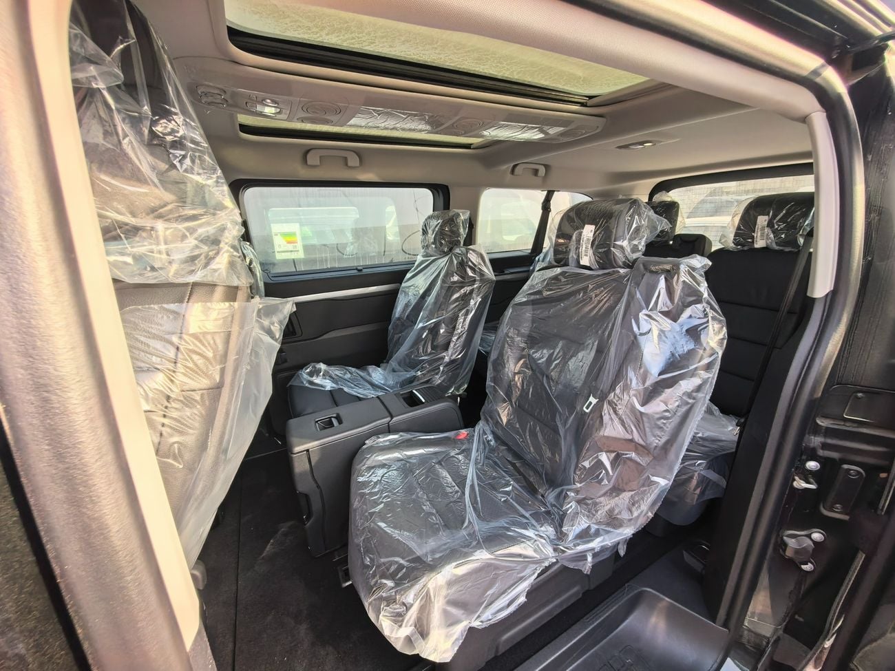 بيجو ترافلر VIP 7 Seater