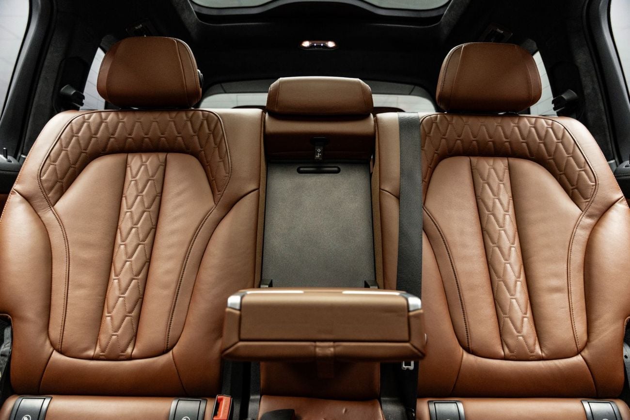 BMW X7 M50i BUY NOW, PAY 2027 | THE BLACKLINE STANDARD | 12 Months Warranty, GCC