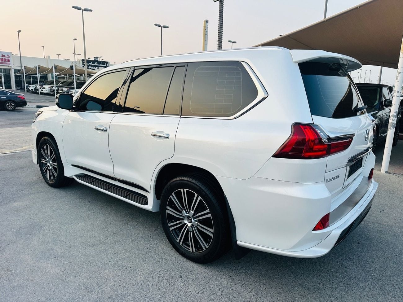Lexus LX570 SIGNATURE