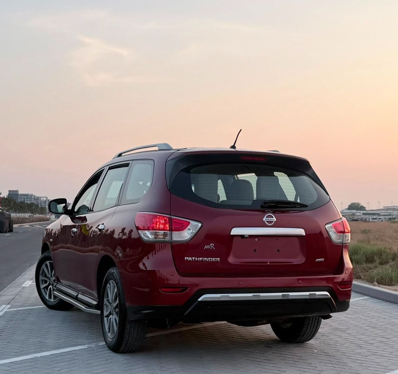 Nissan Pathfinder 000