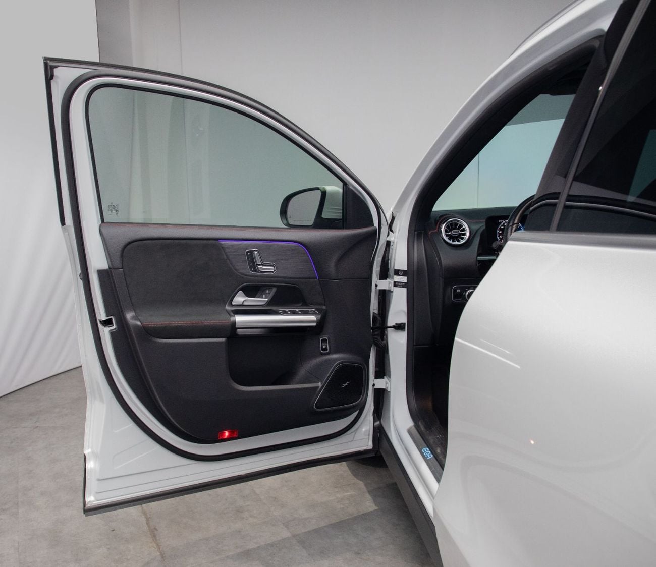 Mercedes Benz EQA 350 PREMIUM 4MATIC