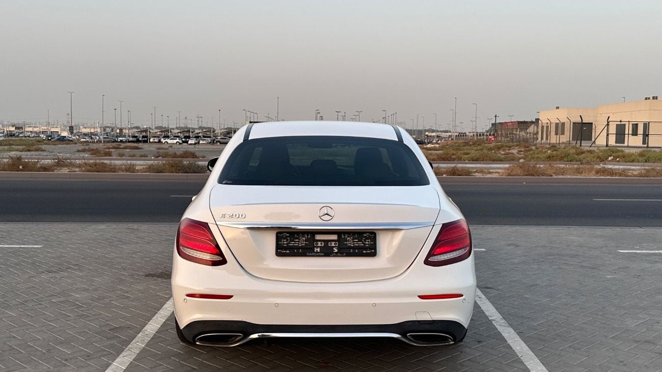 Mercedes Benz E200 PREMIUM