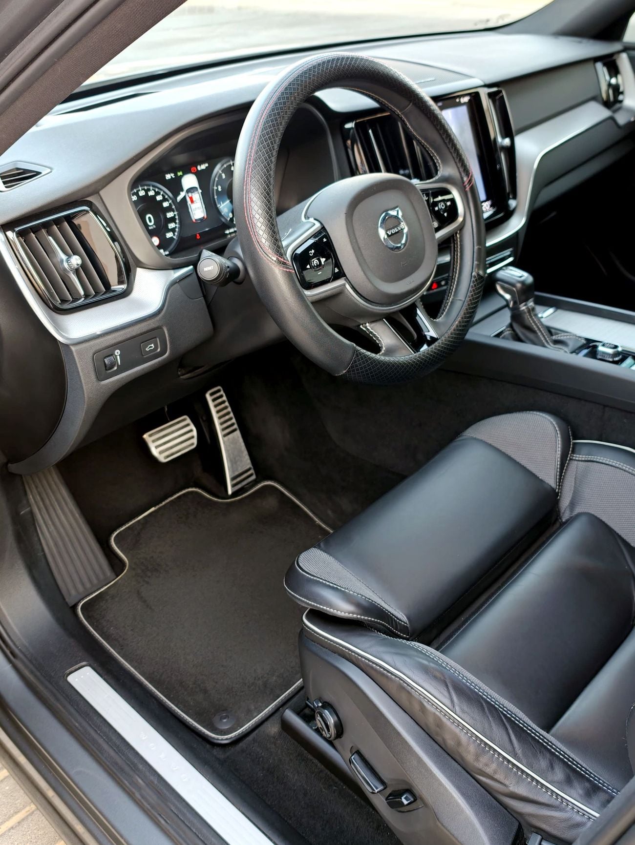 Volvo XC60 R DESIGN