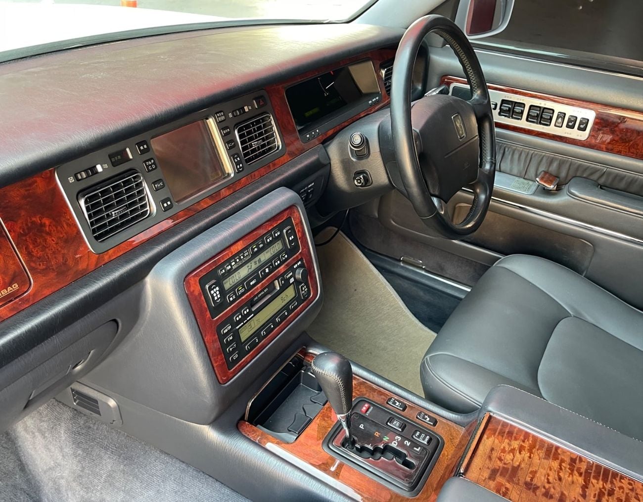 Toyota Century STANDARD 5.0l V12